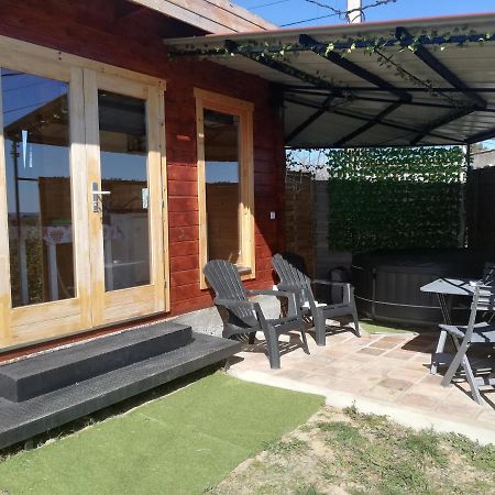 Charmant Chalet Pour 2 Personnes Spa Prive Massillargues-Attuech Eksteriør bilde