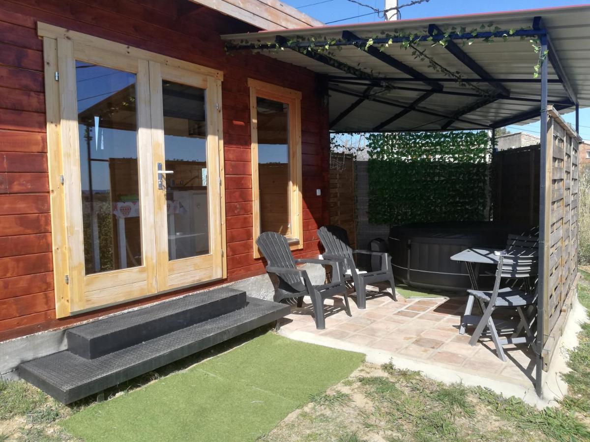 Charmant Chalet Pour 2 Personnes Spa Prive Massillargues-Attuech Eksteriør bilde